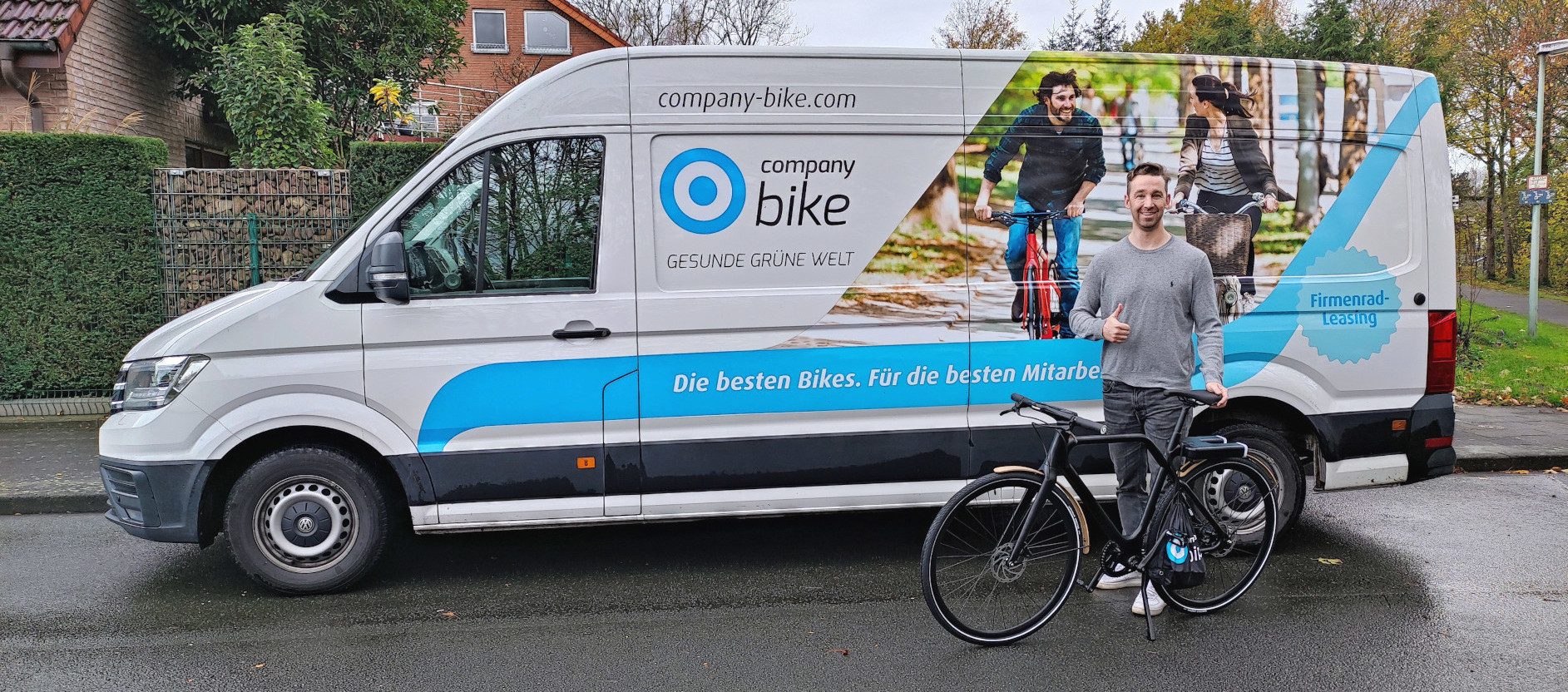 Company Bike motiviert Menschen zum Fahrrad fahren - Robert Krause freut sich über sein gewonnenes Dienstrad